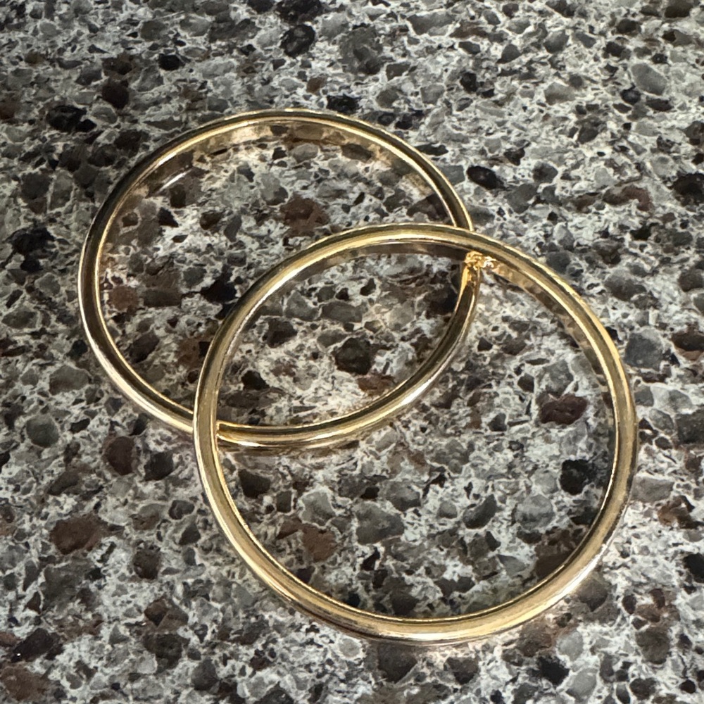 Elegant Gold-Tone Bangle Set